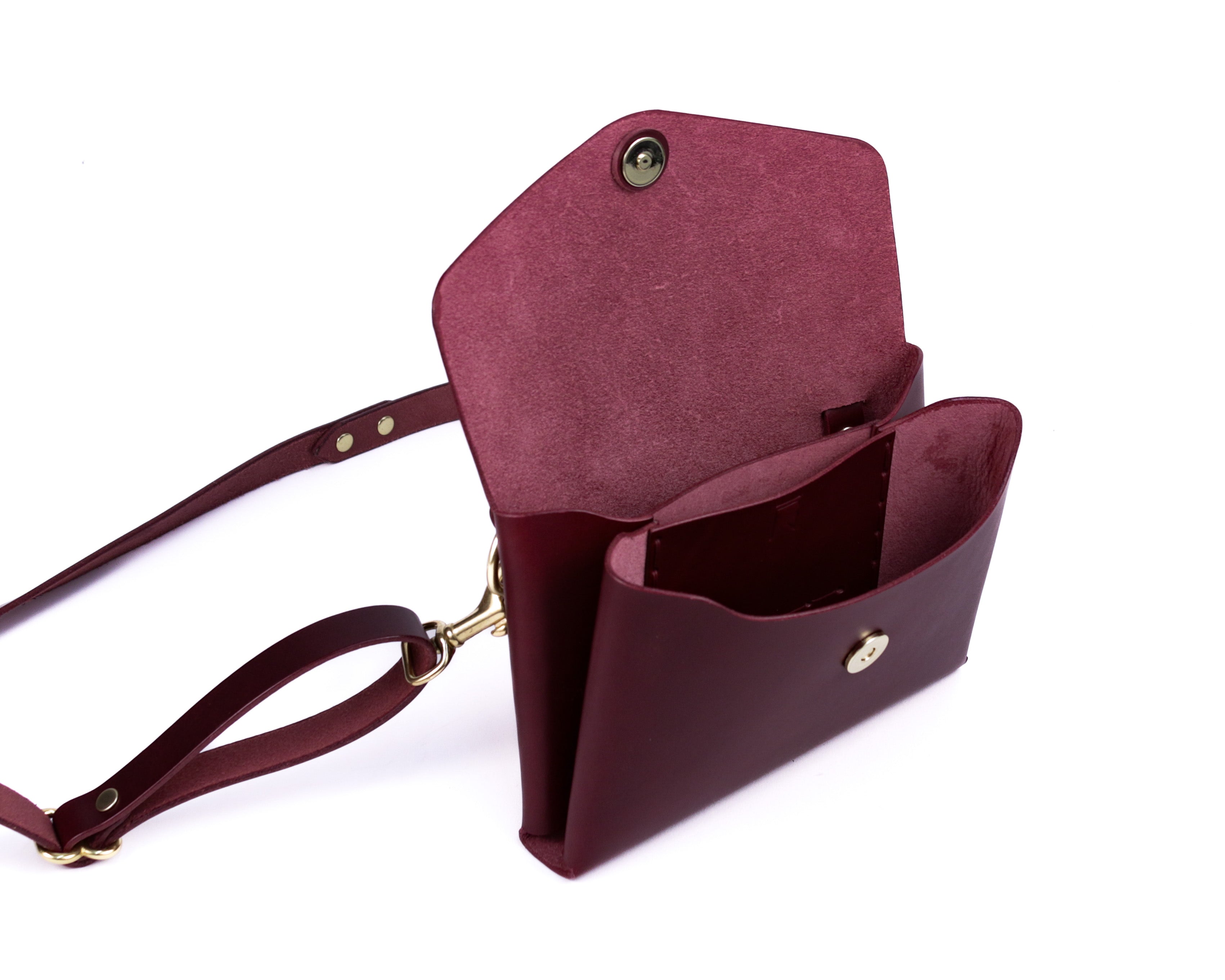 Redington Crossbody: Bordeaux