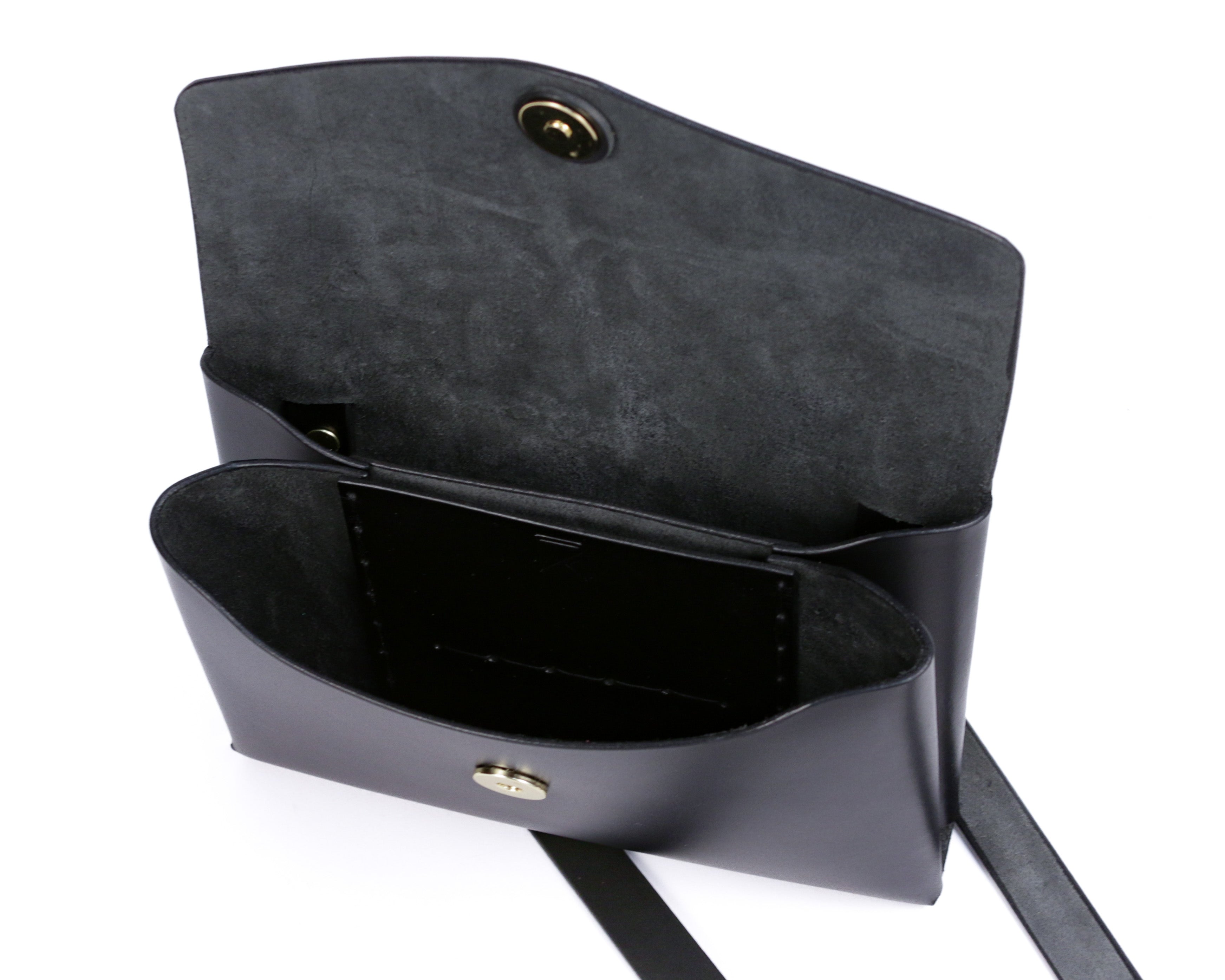 Redington Crossbody: Black