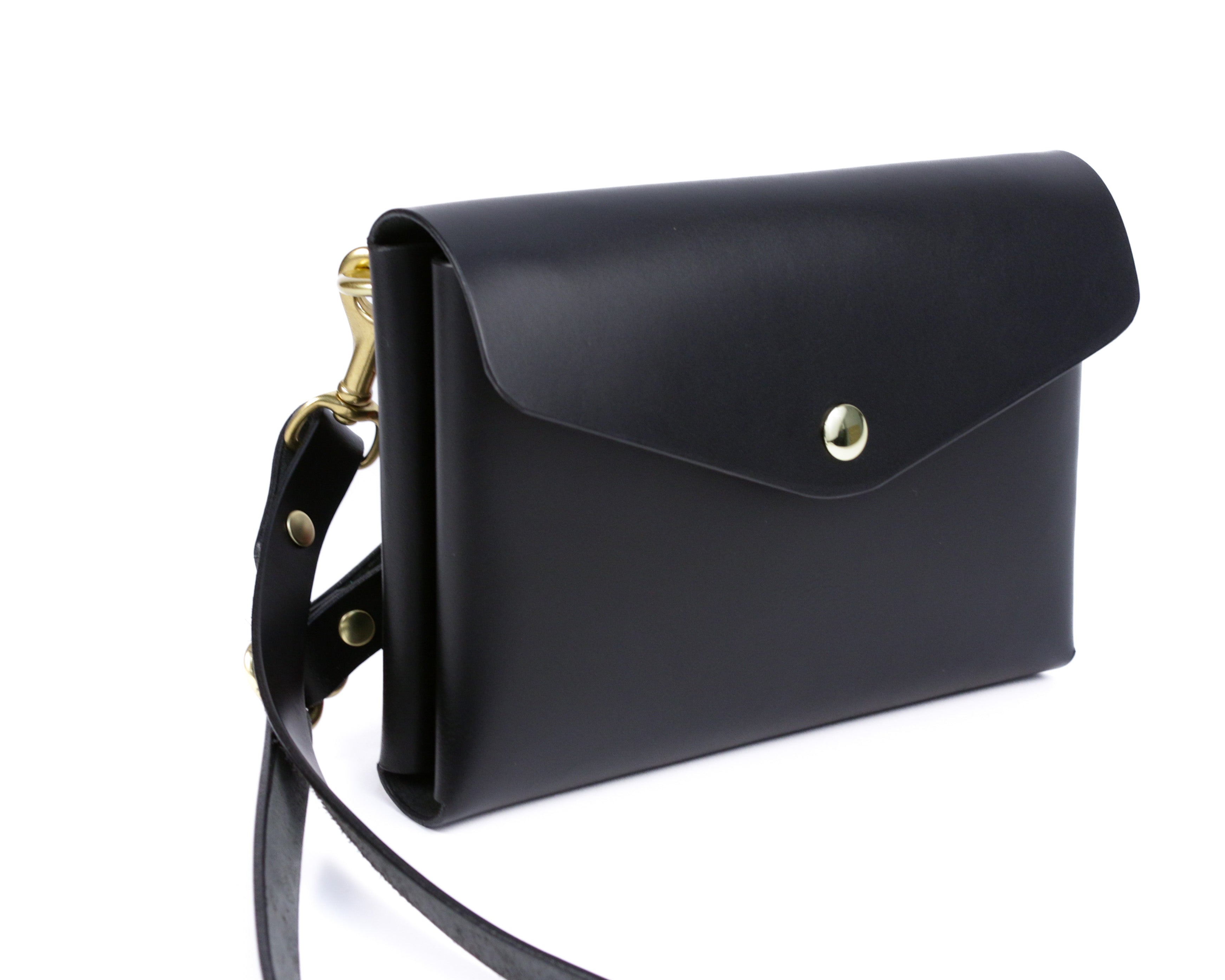 Redington Crossbody: Black