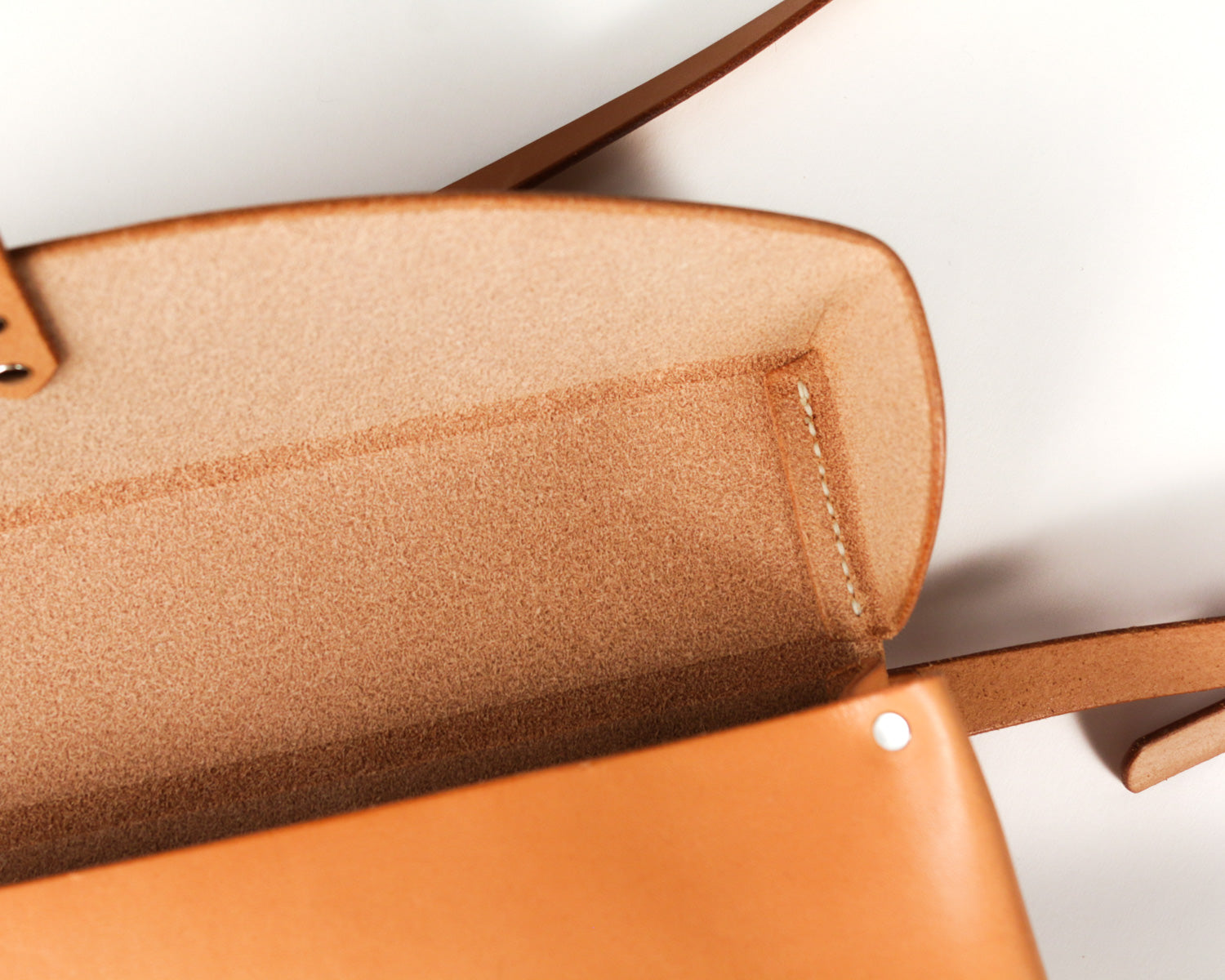 Hampton Satchel: Natural