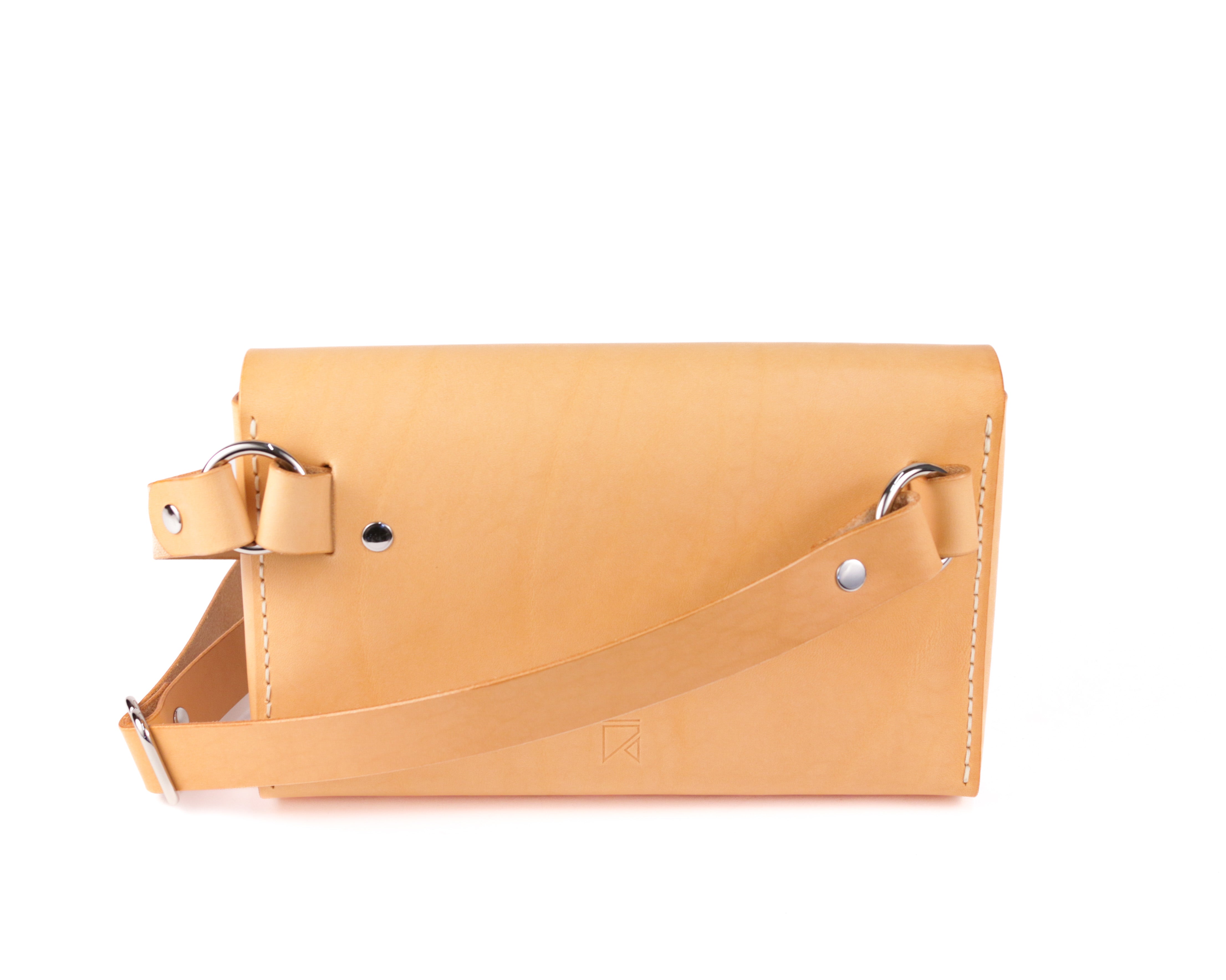 Carlile Sling Bag: Natural